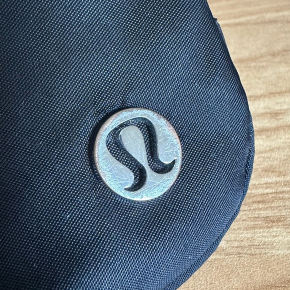 Lululemon Everywhere Belt Bag 1L Black - Picture 4 of 4